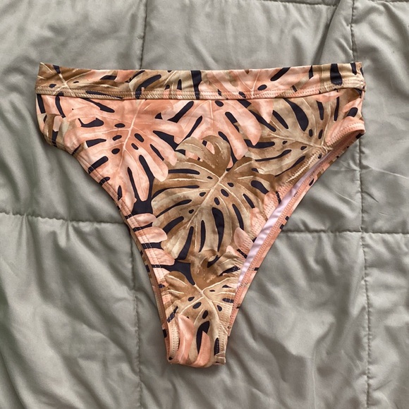 Billabong Three Piece Botanical Bikini - Picture 6 of 8